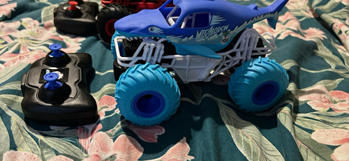 Megalodon monster truck - megalodon,